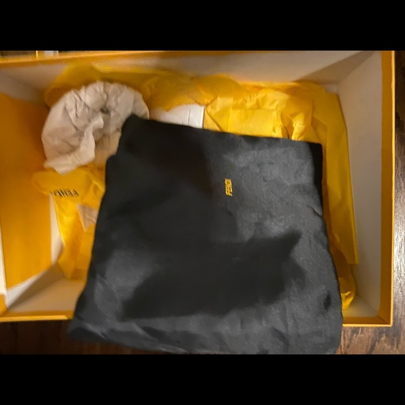 FENDI pumps - Picture 5 of 10